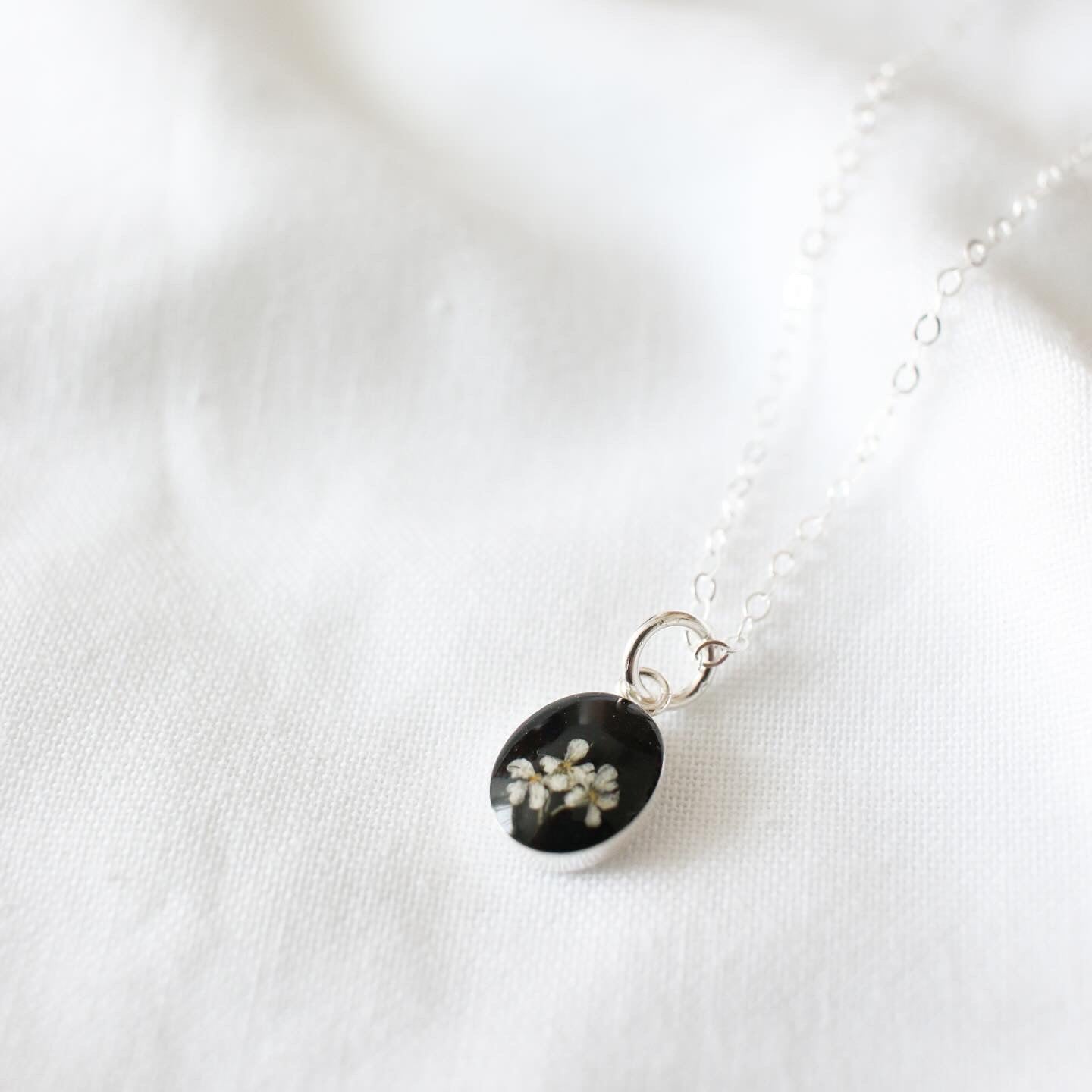 Silver Fleurs Oval Necklace