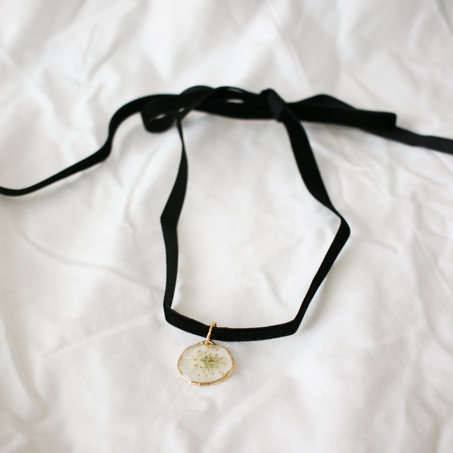 Queen Anne's lace Choker