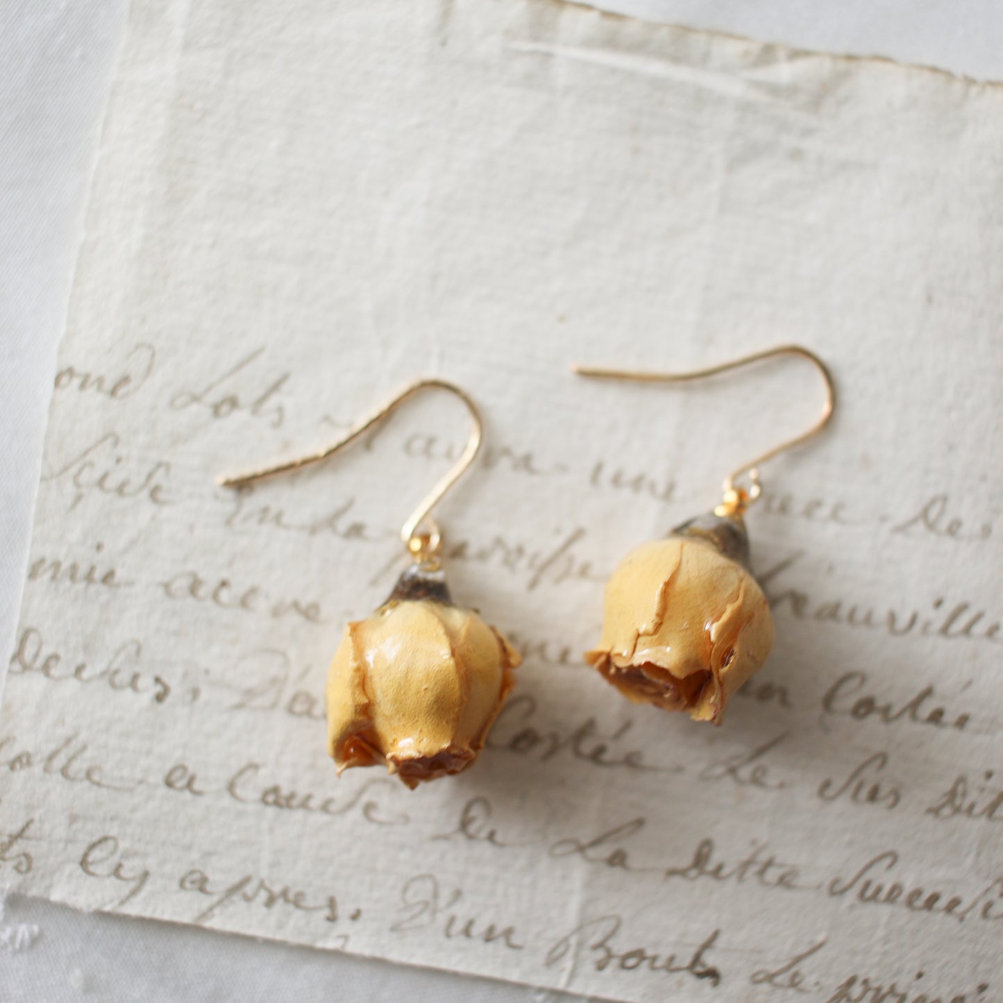 Garden Rose Earrings in Honey