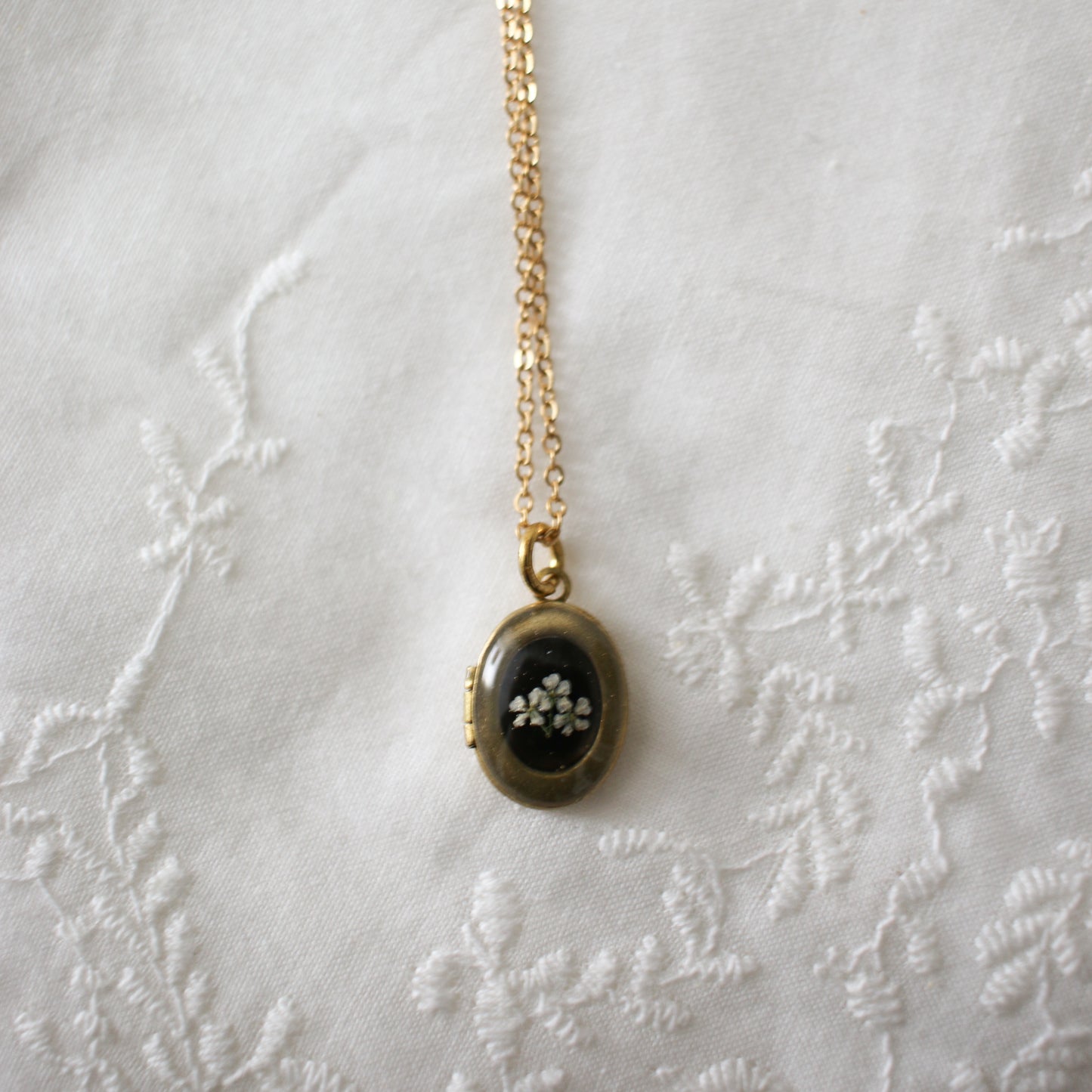 Archibald Locket in Noir