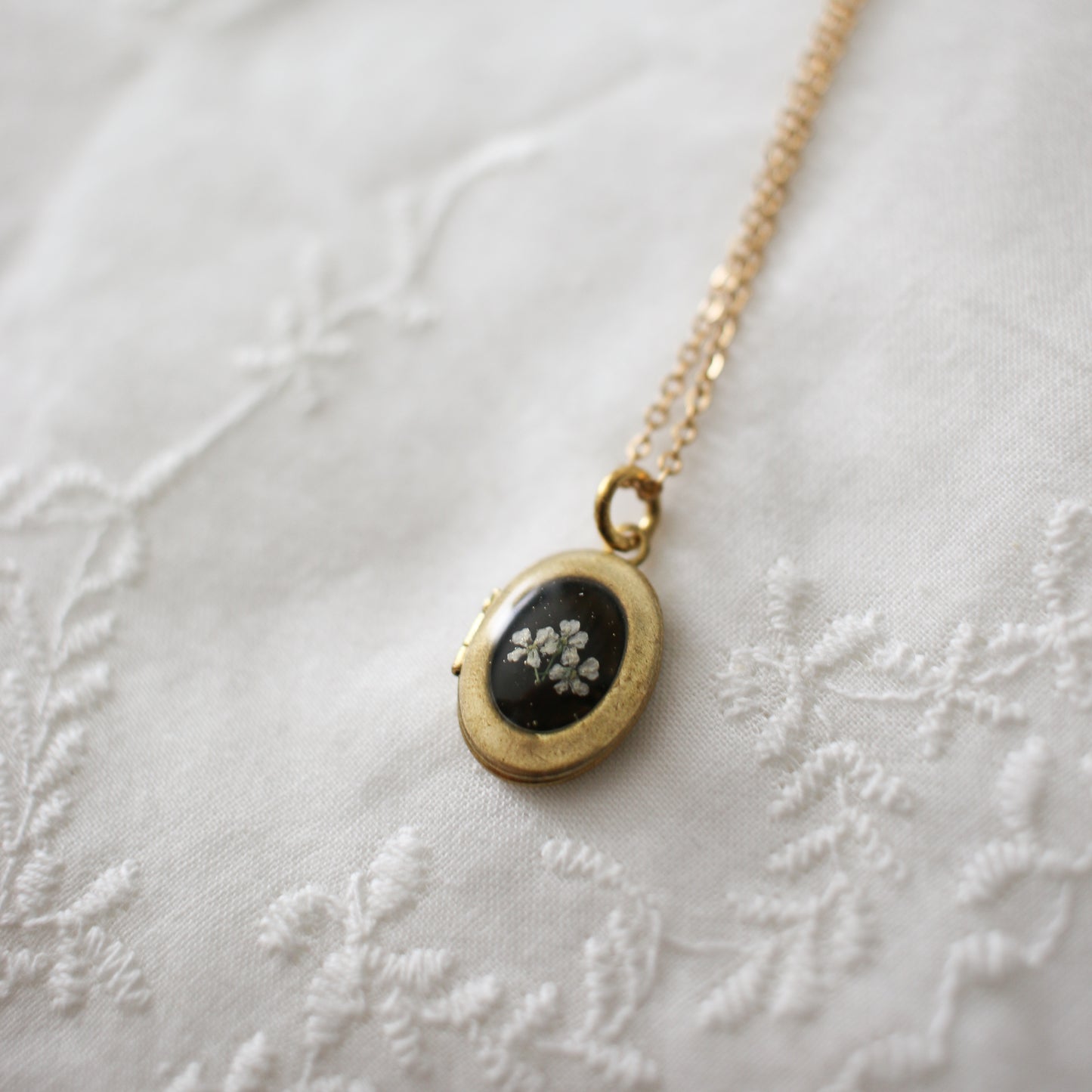 Archibald Locket in Noir