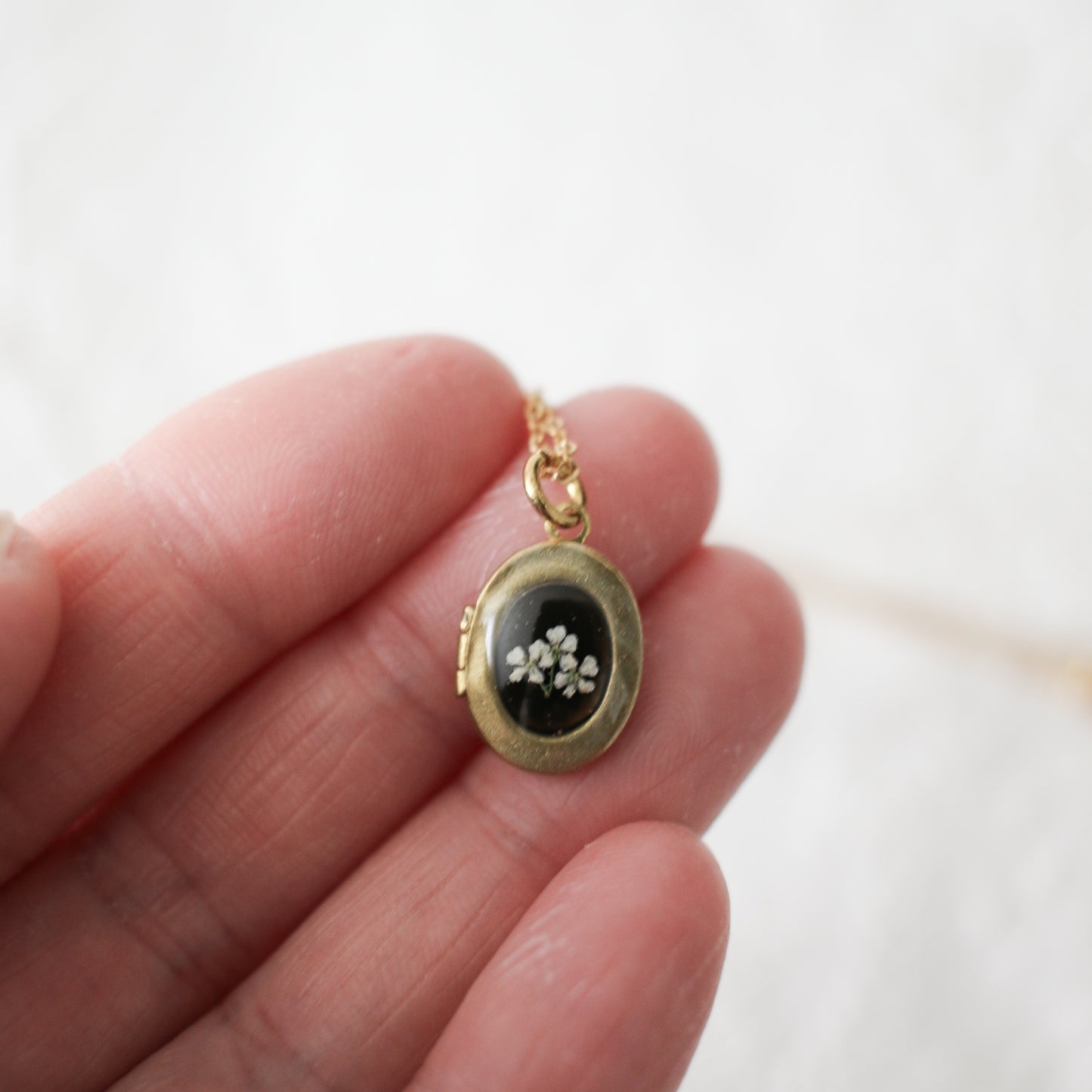 Archibald Locket in Noir