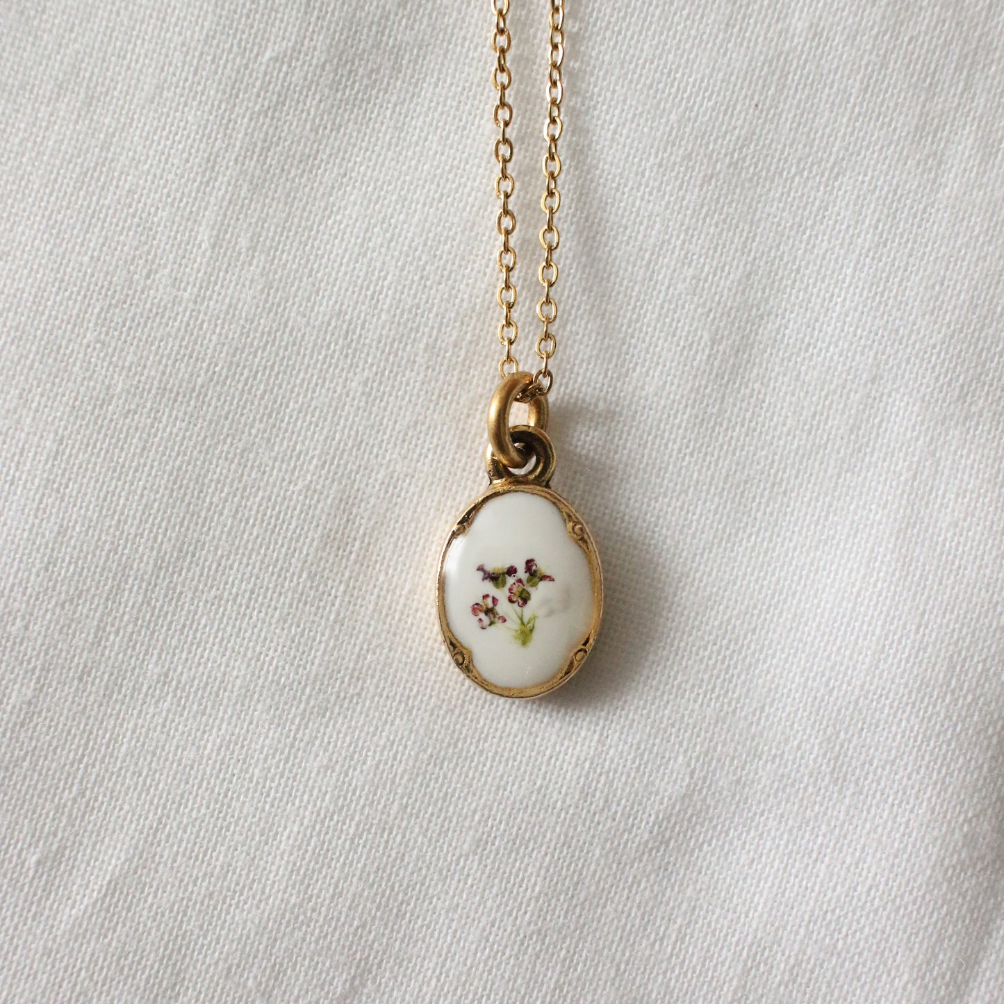 Imperfect Diana with Chocolate Queen Anne's Lace