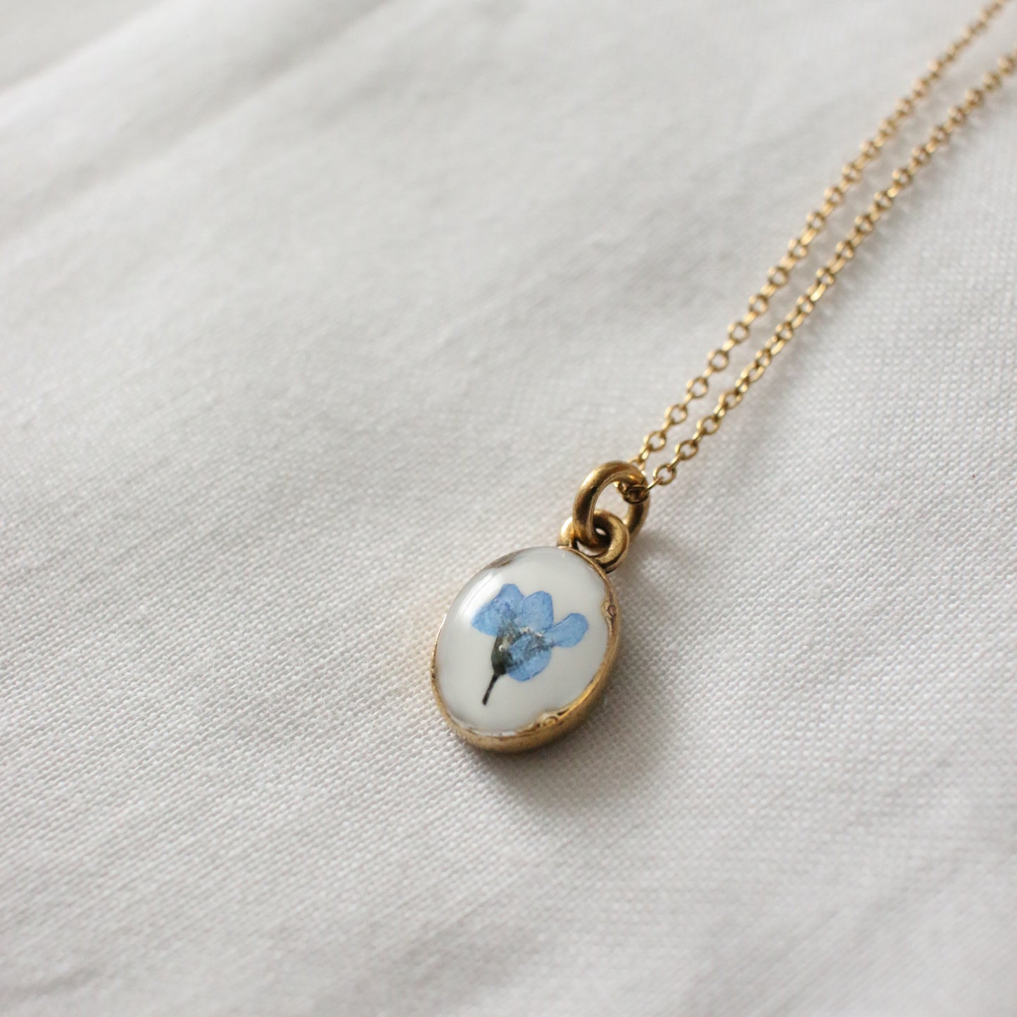 Imperfect Diana with Forget Me Not
