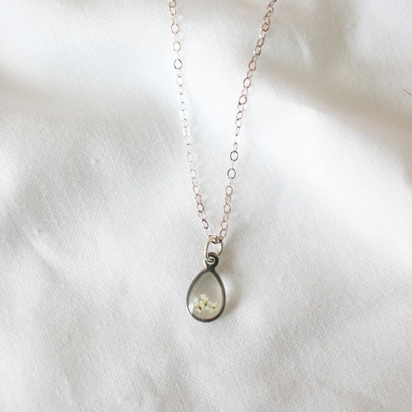 Silver Raindrop Queen Anne's Lace Necklace