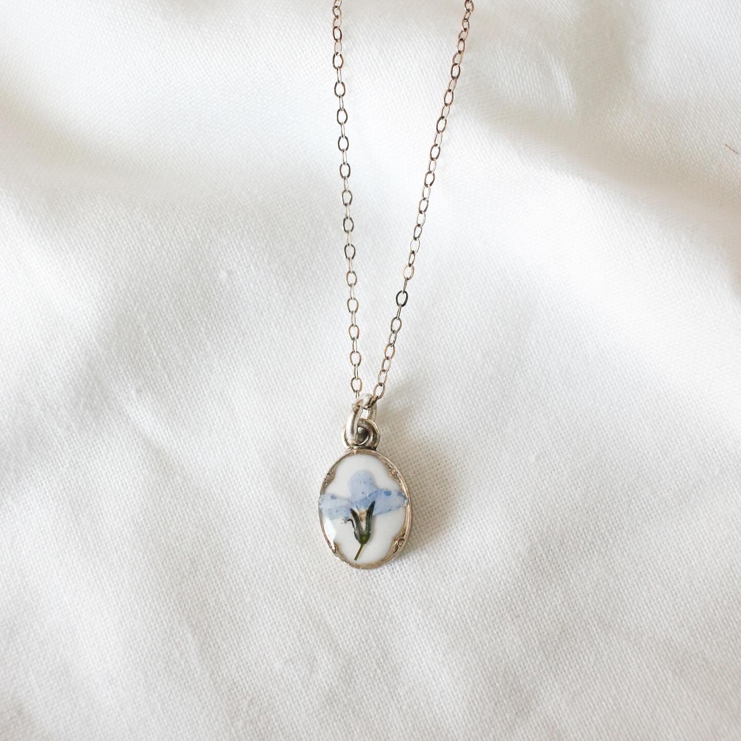 Diana Oval Necklace in Silver