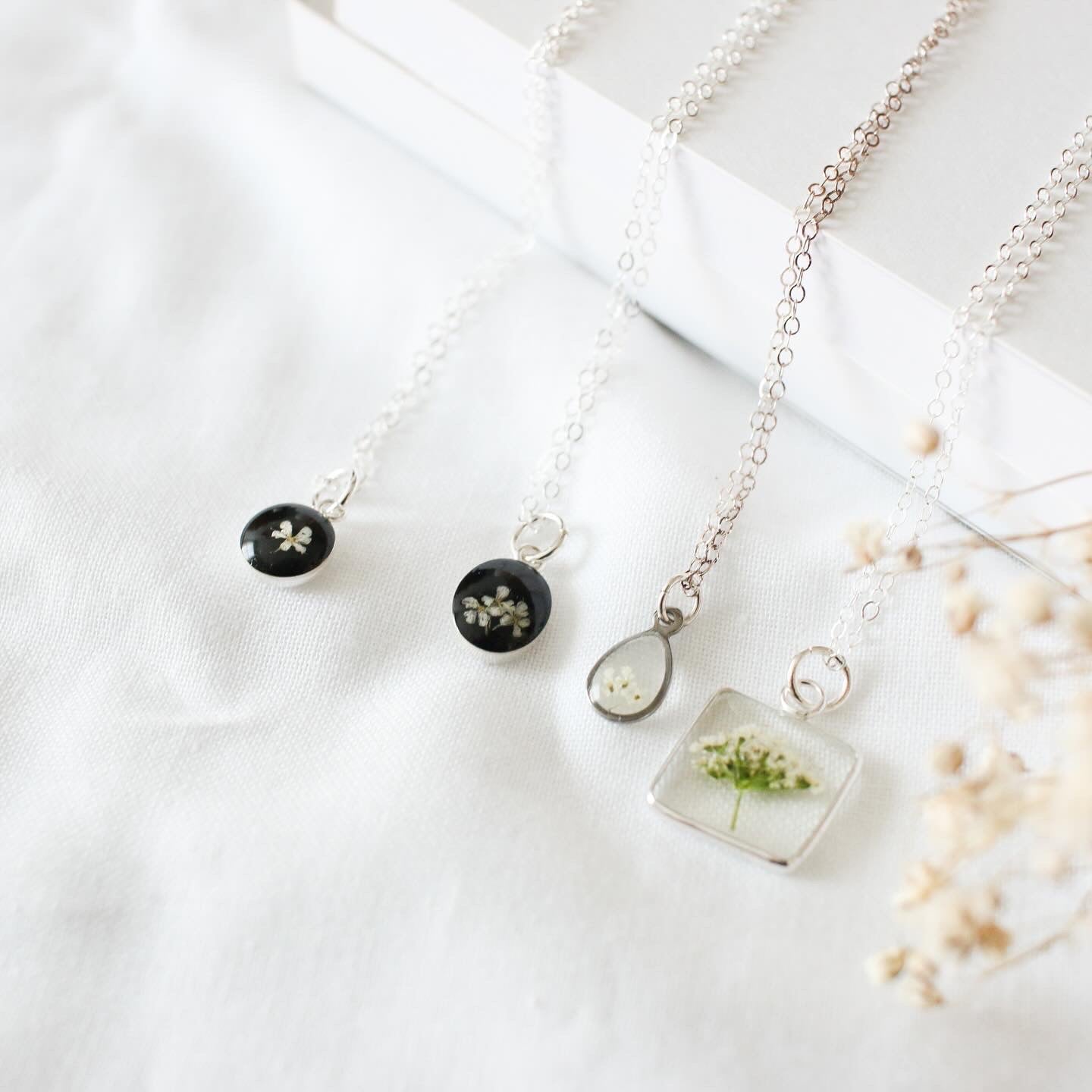 Silver Fleur Tiny Circle Pendant