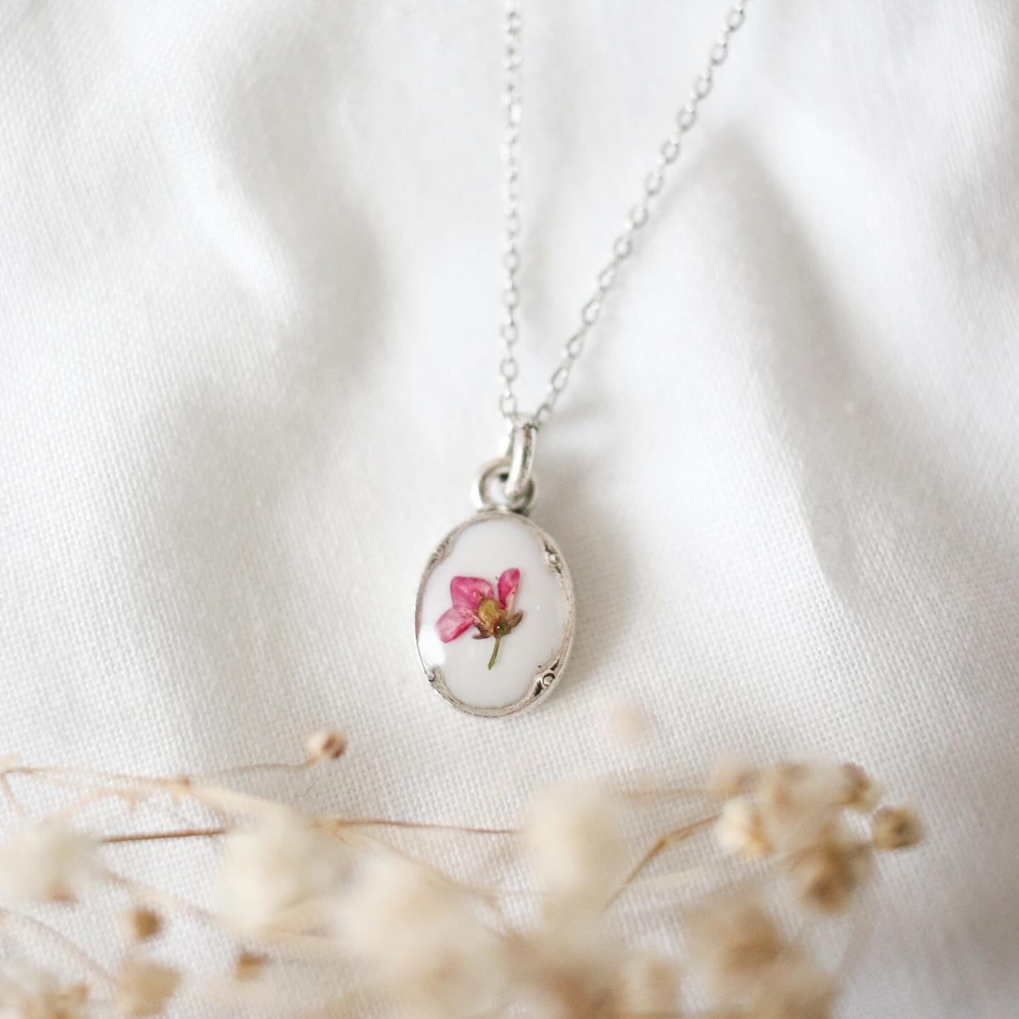 Diana Oval Necklace in Silver