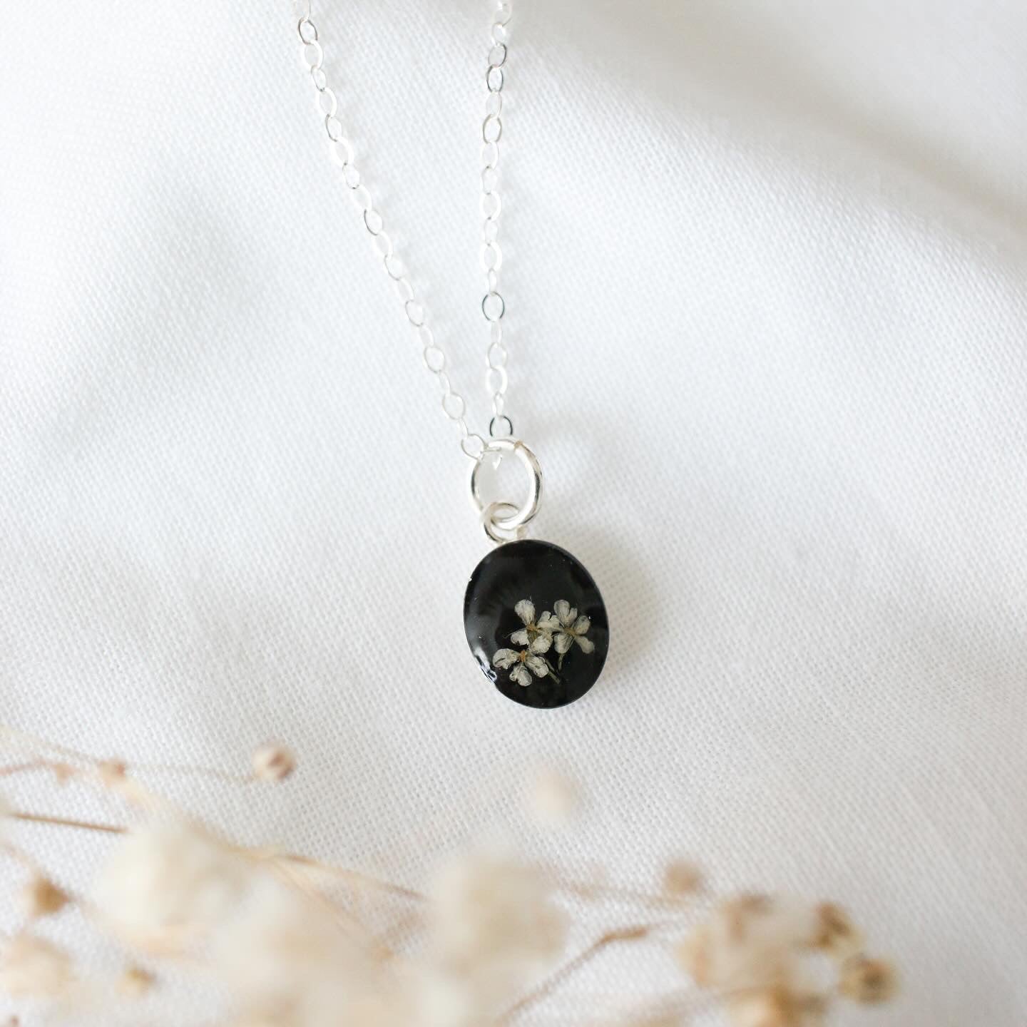 Silver Fleurs Oval Necklace