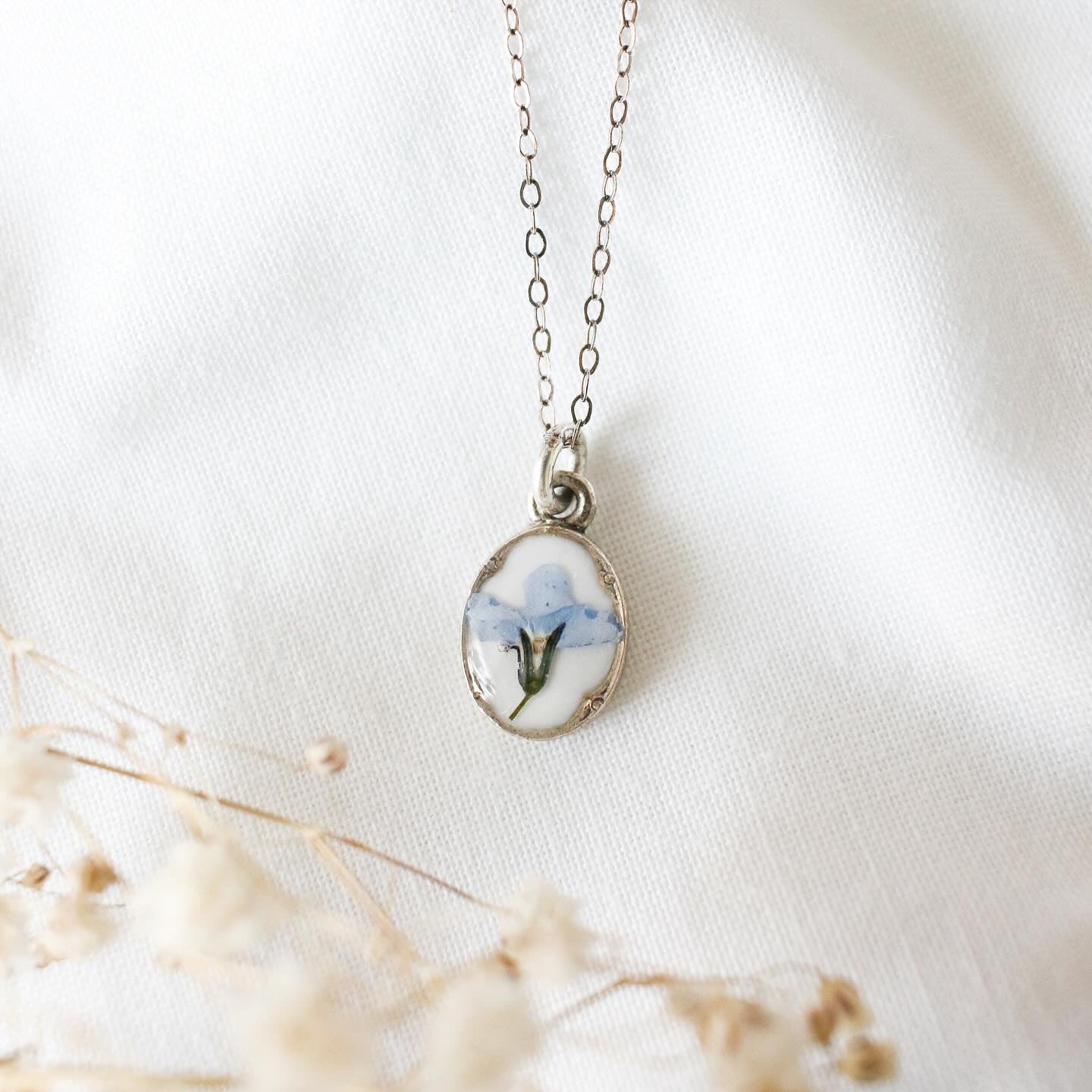 Diana Oval Necklace in Silver