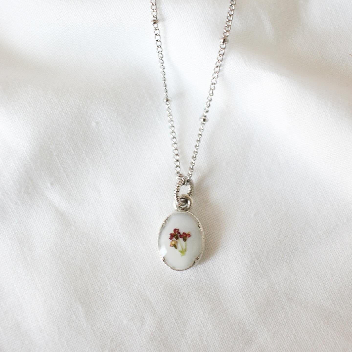 Diana Oval Necklace in Silver