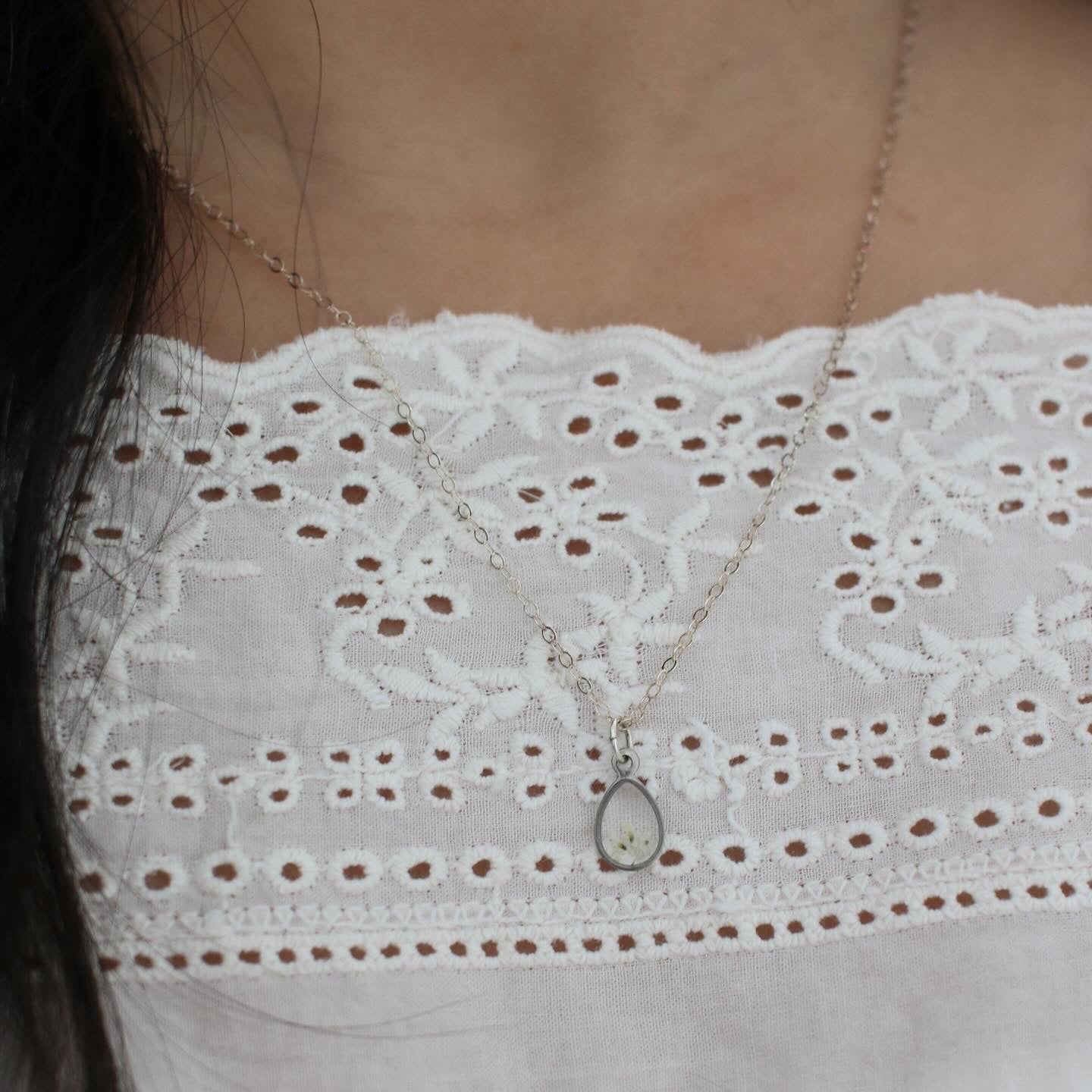 Silver Raindrop Queen Anne's Lace Necklace