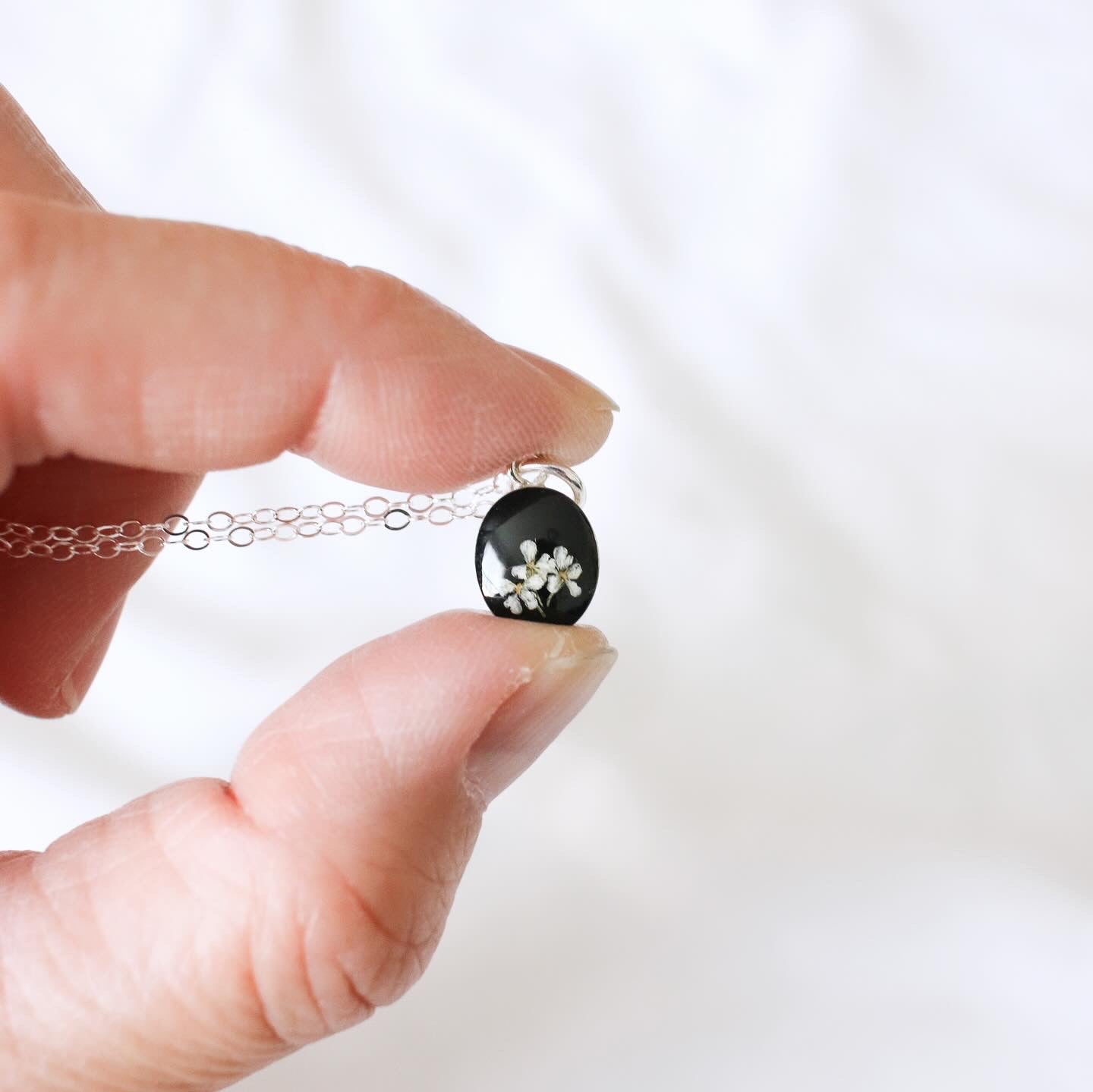 Silver Fleurs Oval Necklace
