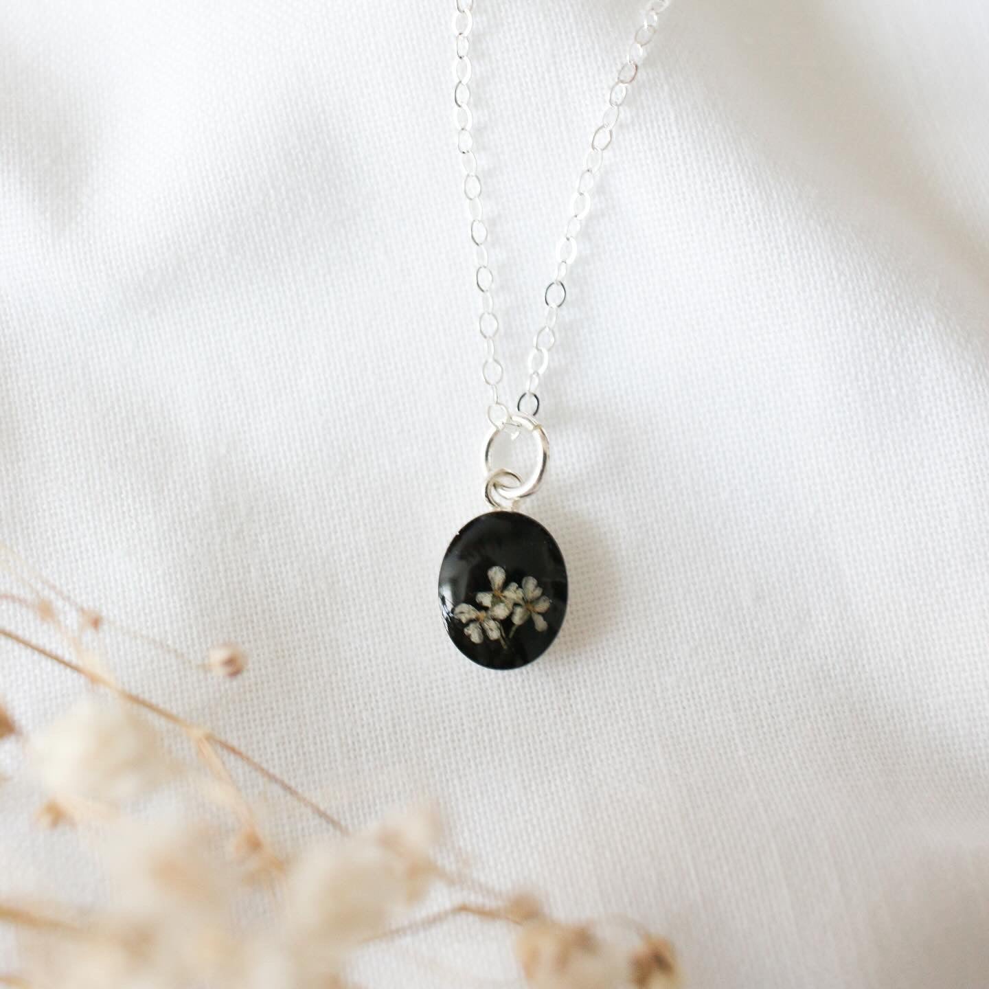 Silver Fleurs Oval Necklace