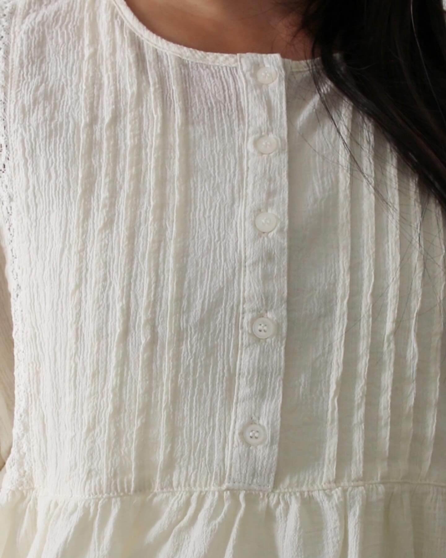 Lilias Blouse in Bavarian Cream