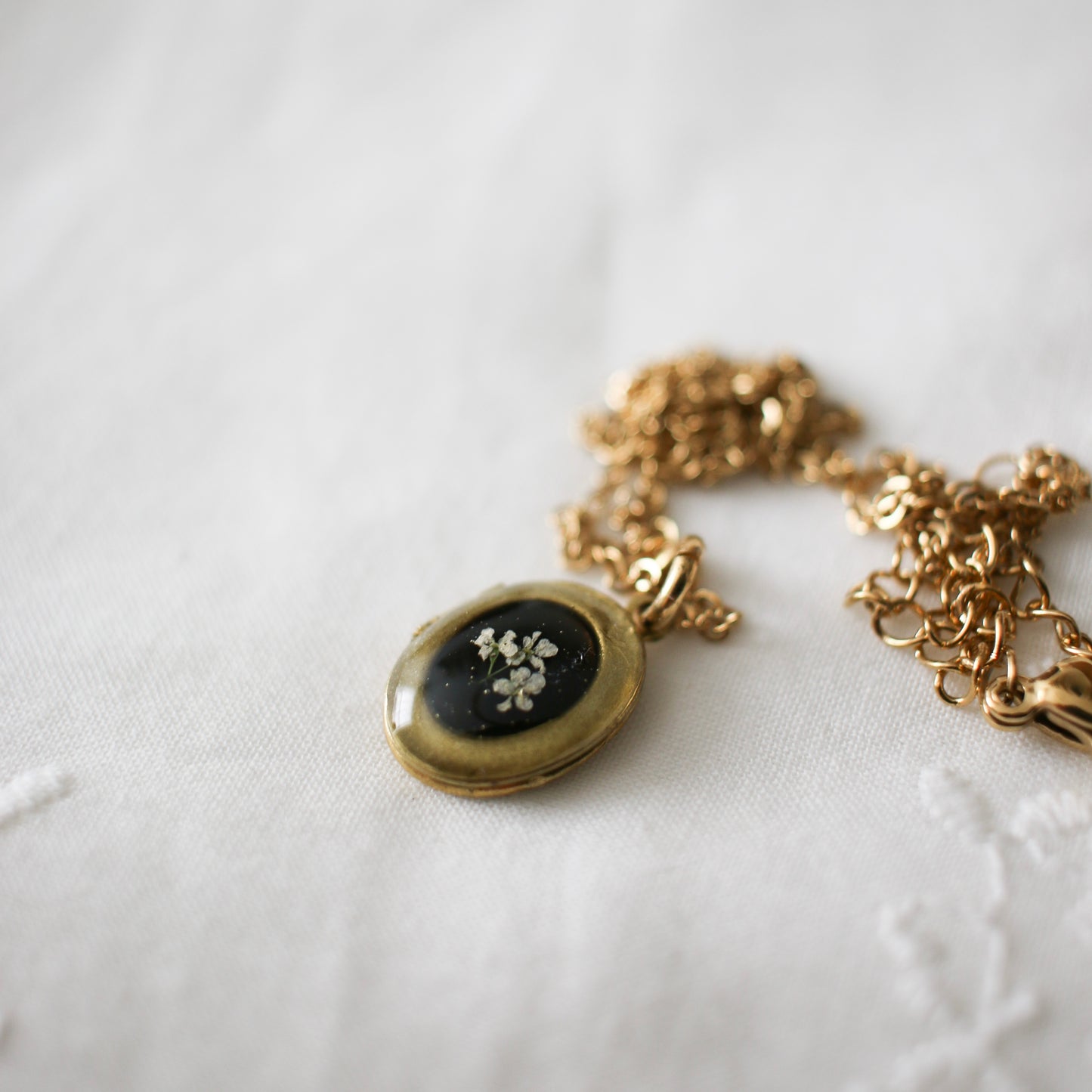 Archibald Locket in Noir