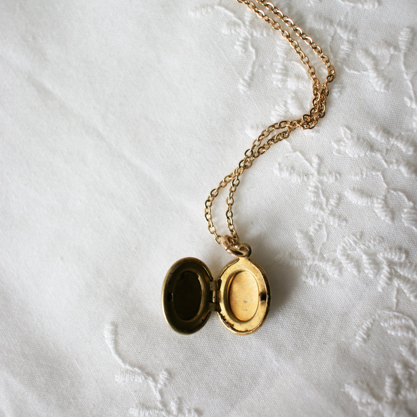 Archibald Locket in Noir