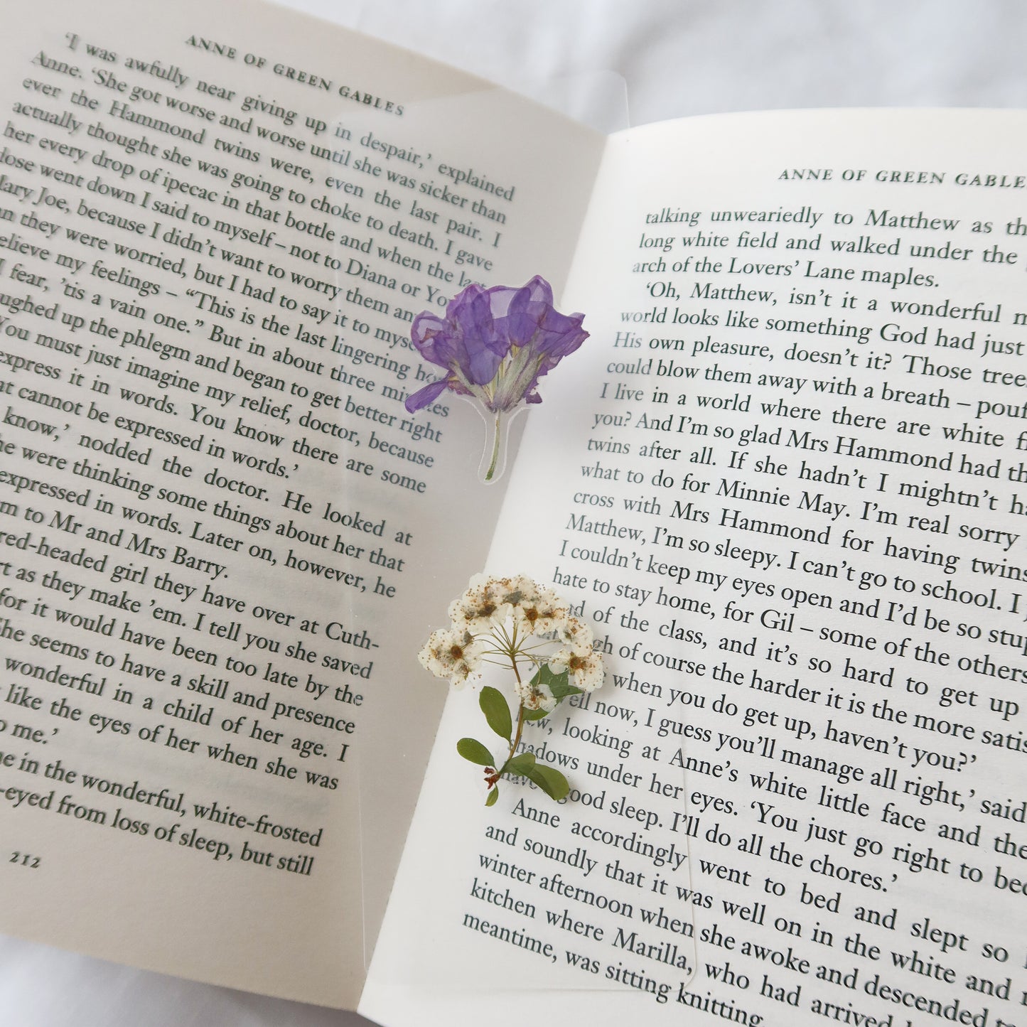 "La Mariee Royale" Bookmark