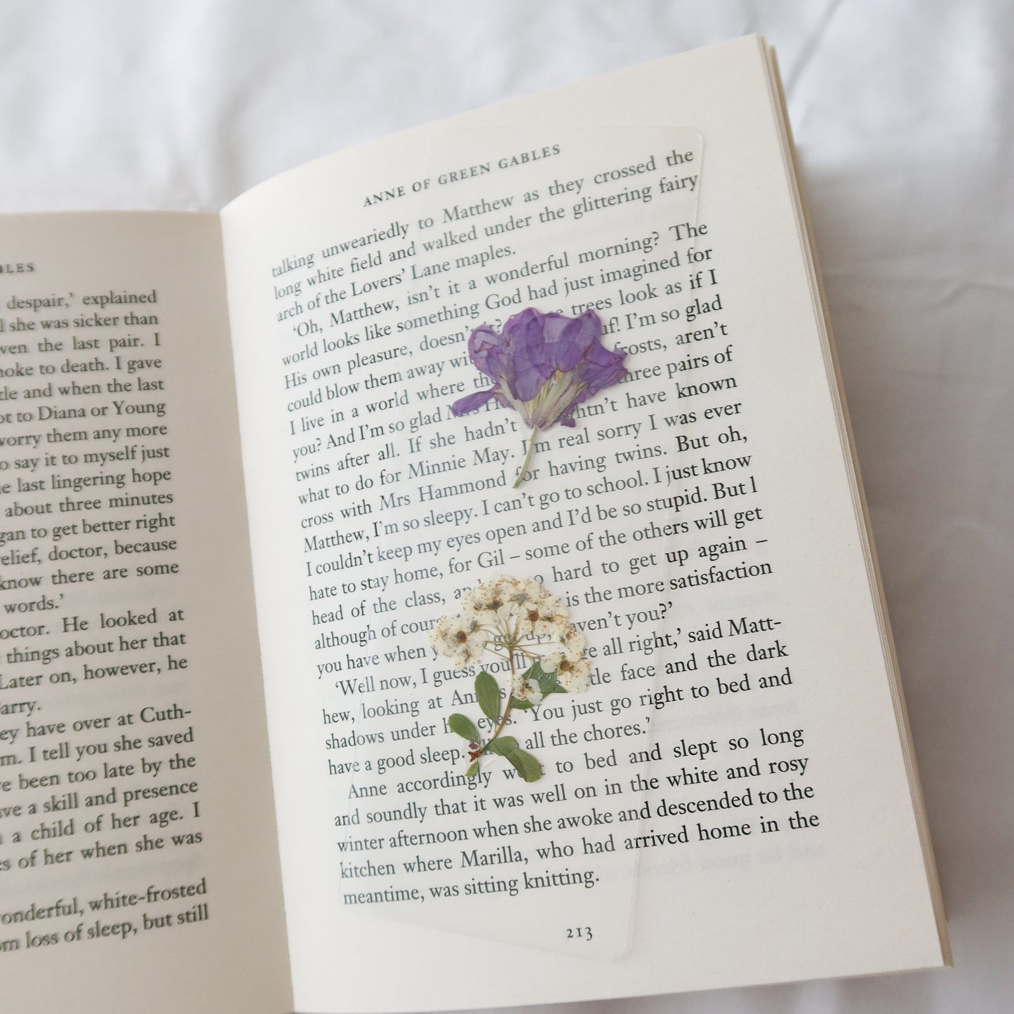 "La Mariee Royale" Bookmark