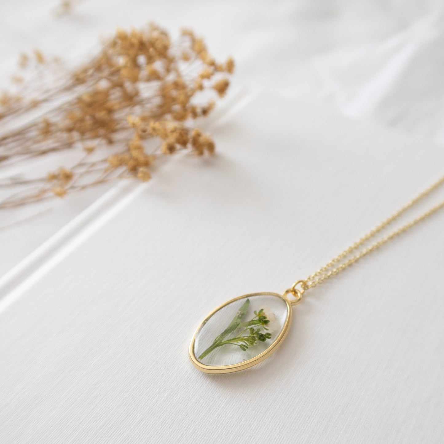 The Sweet Alyssum Oval Pendant