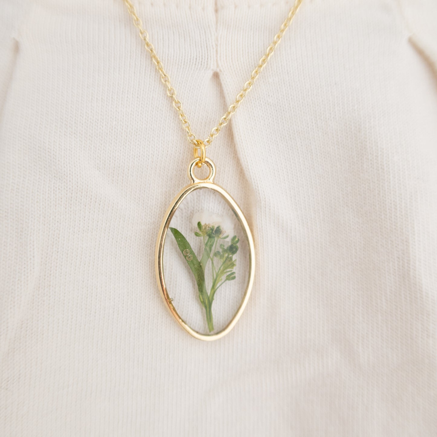 The Sweet Alyssum Oval Pendant