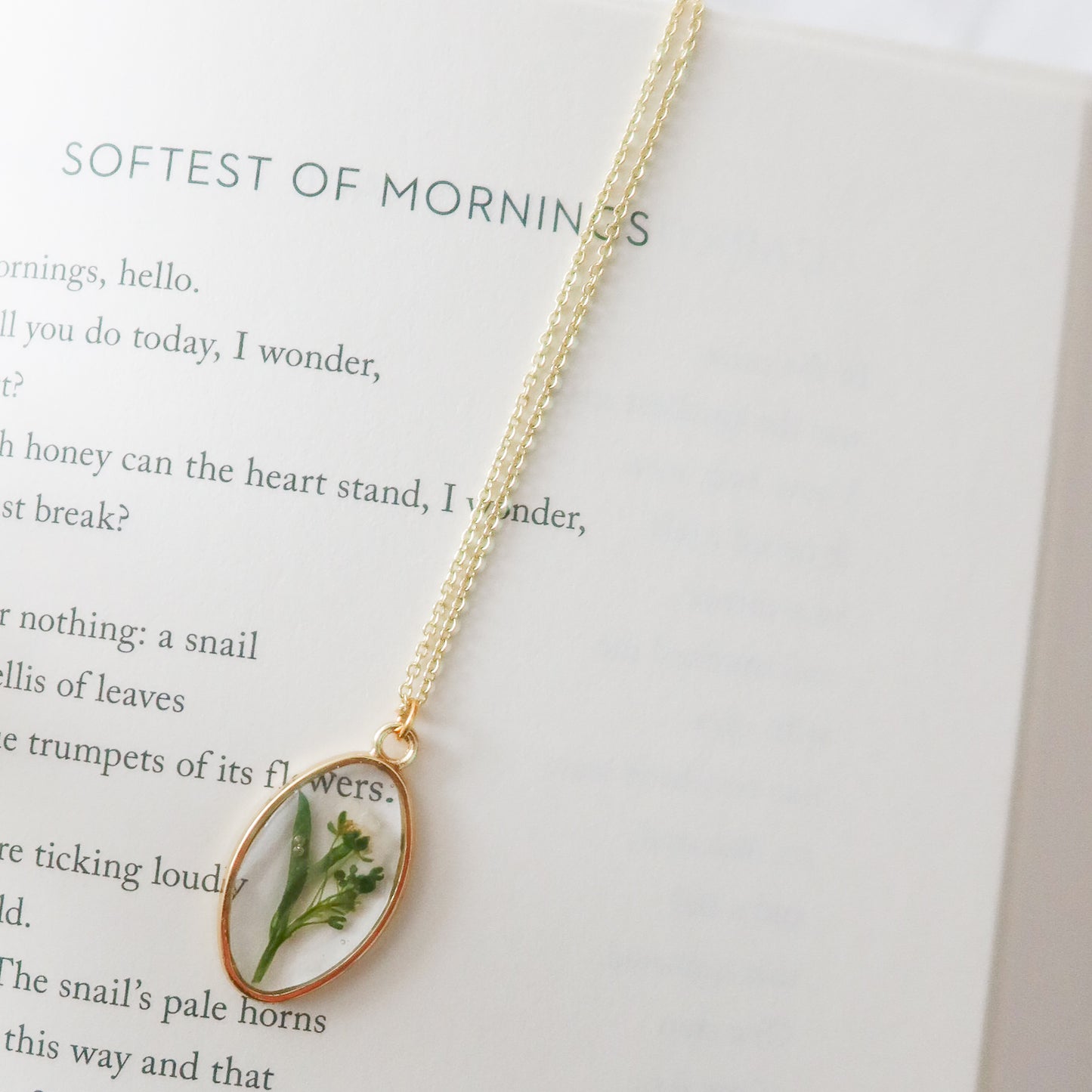 The Sweet Alyssum Oval Pendant