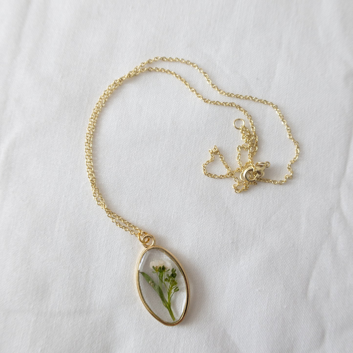 The Sweet Alyssum Oval Pendant