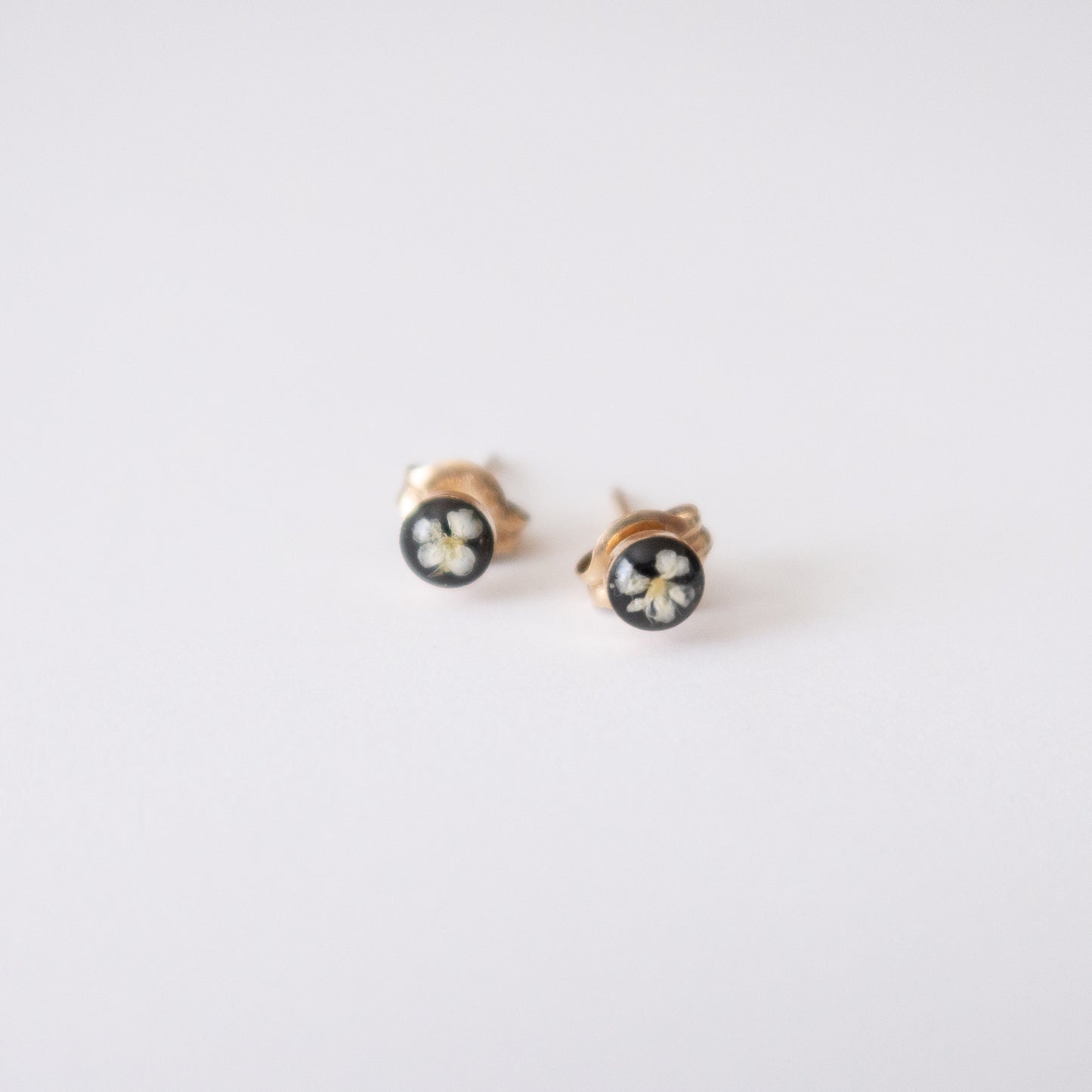 Simple Tiny Fleurs Earring Studs
