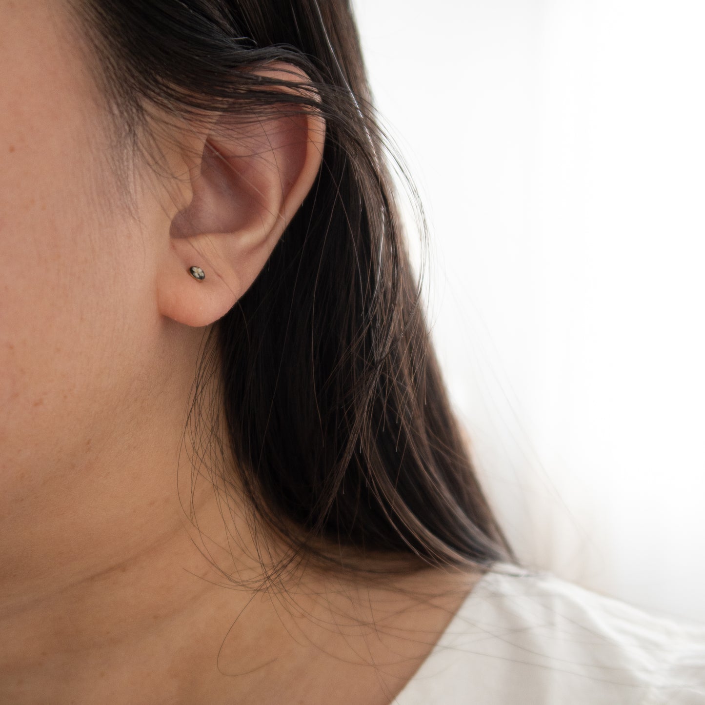Simple Tiny Fleurs Earring Studs