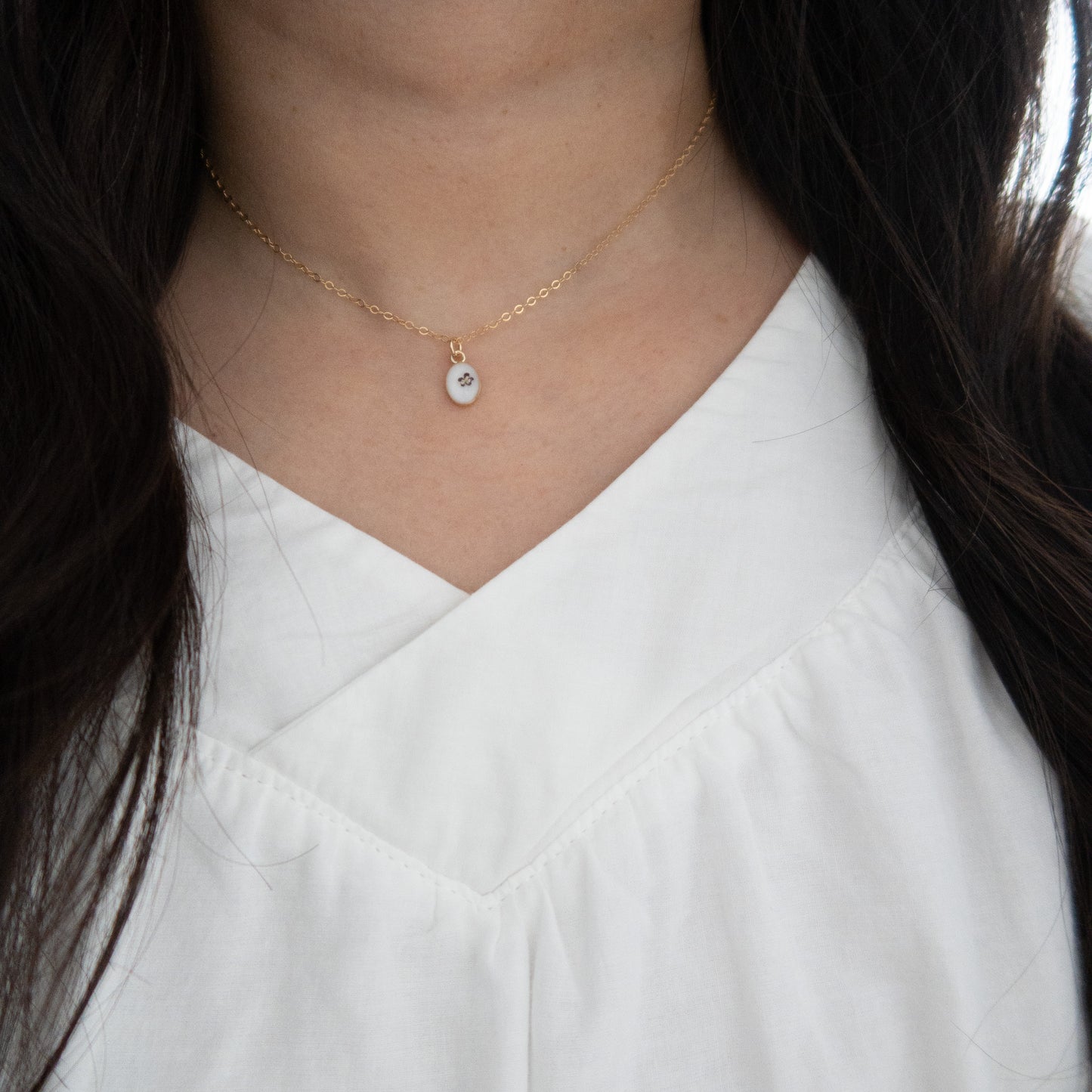 Simple Diana Necklace in Chocolate
