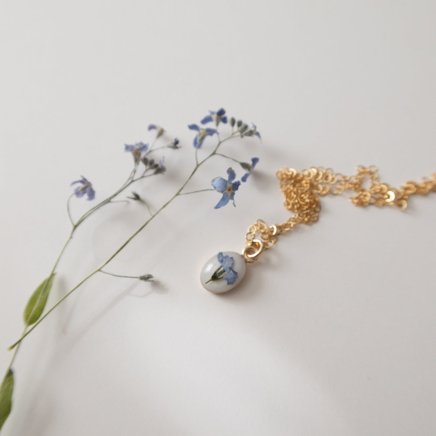 Simple Diana Necklace in Sky