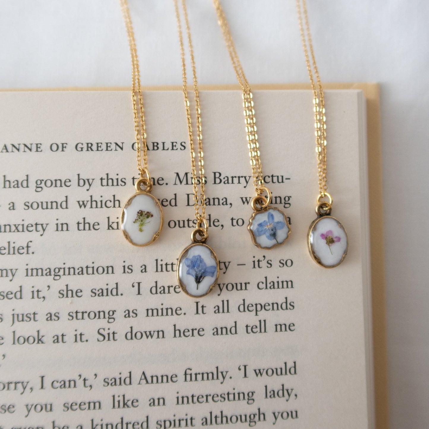 Diana Oval Necklace