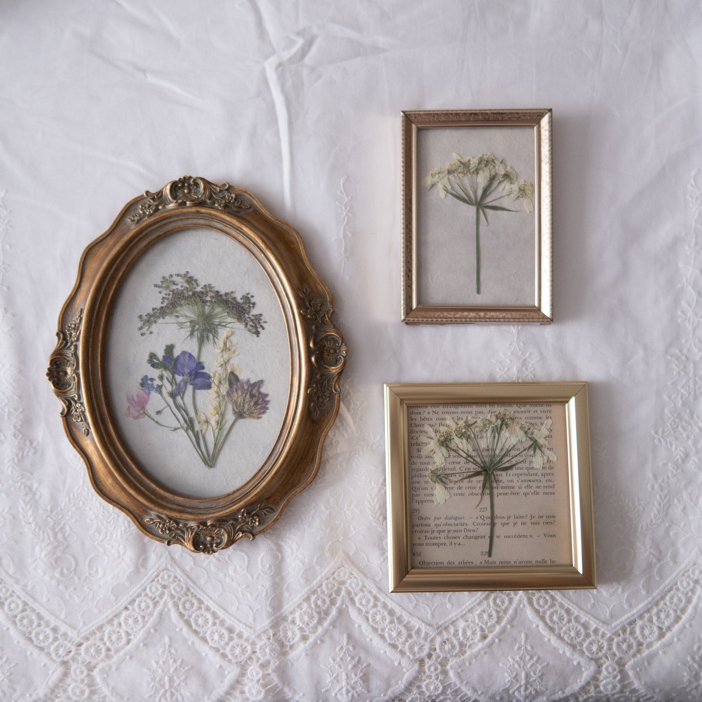 The Little Women Oval frame with pressed wildflowers