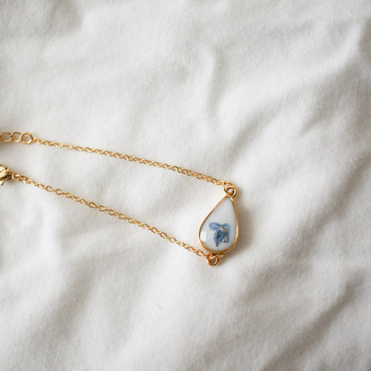 White Teardrop Bracelet with Forget Me Not