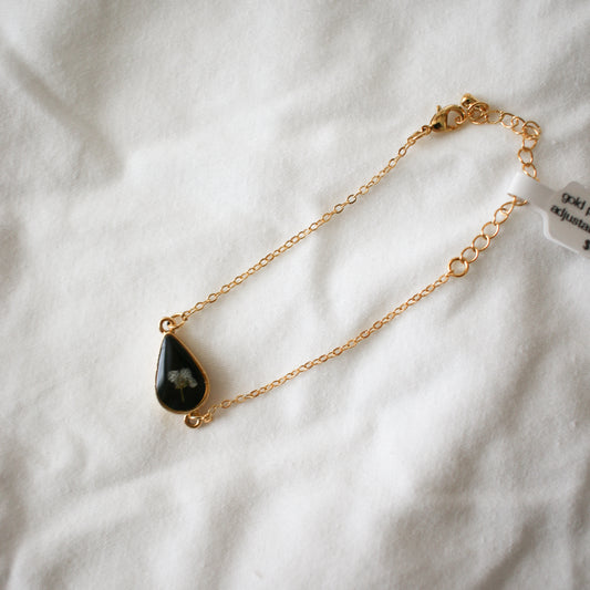 Black Teardrop Bracelet with Alyssum