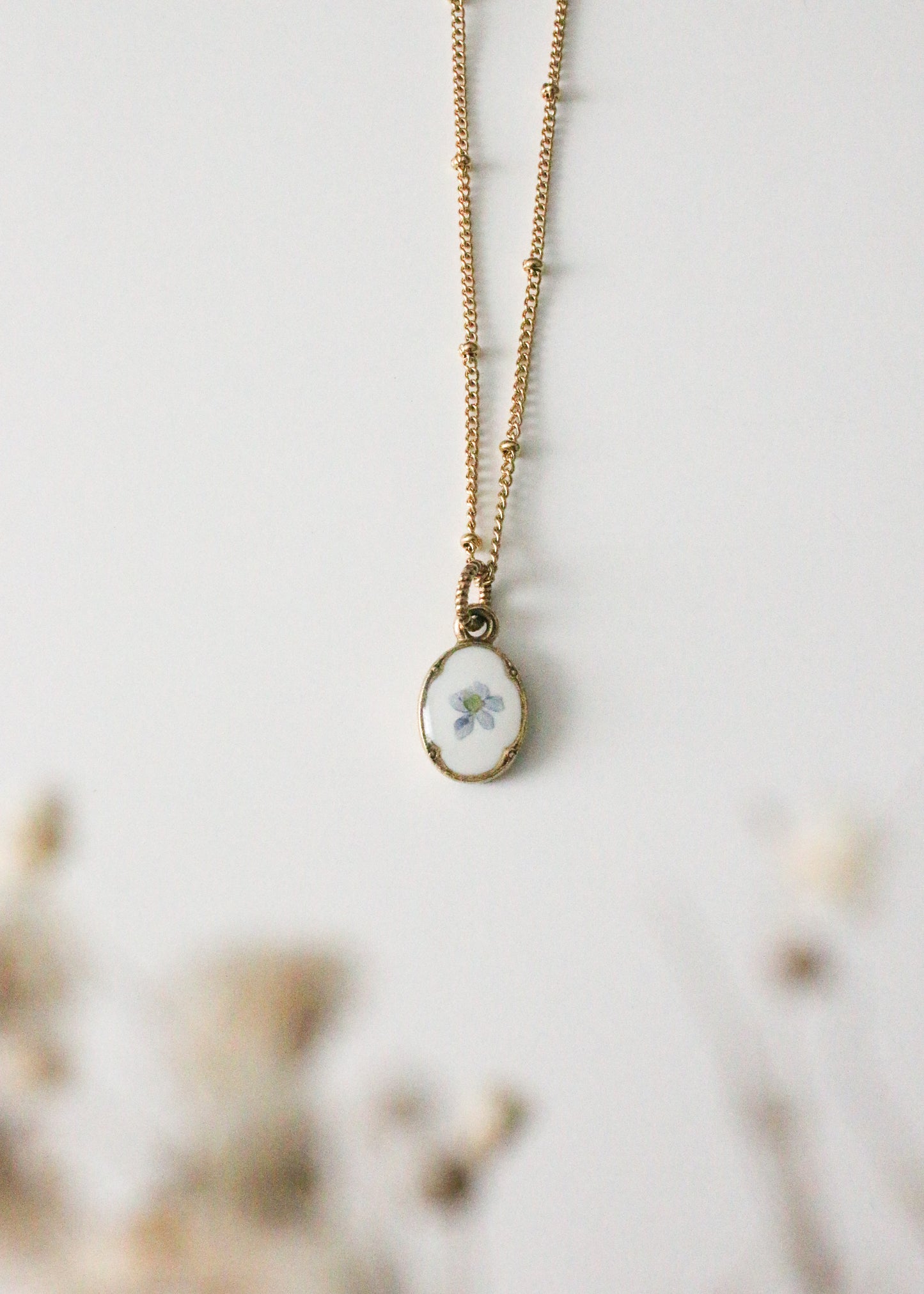 Emma Heirloom Necklace (oval)