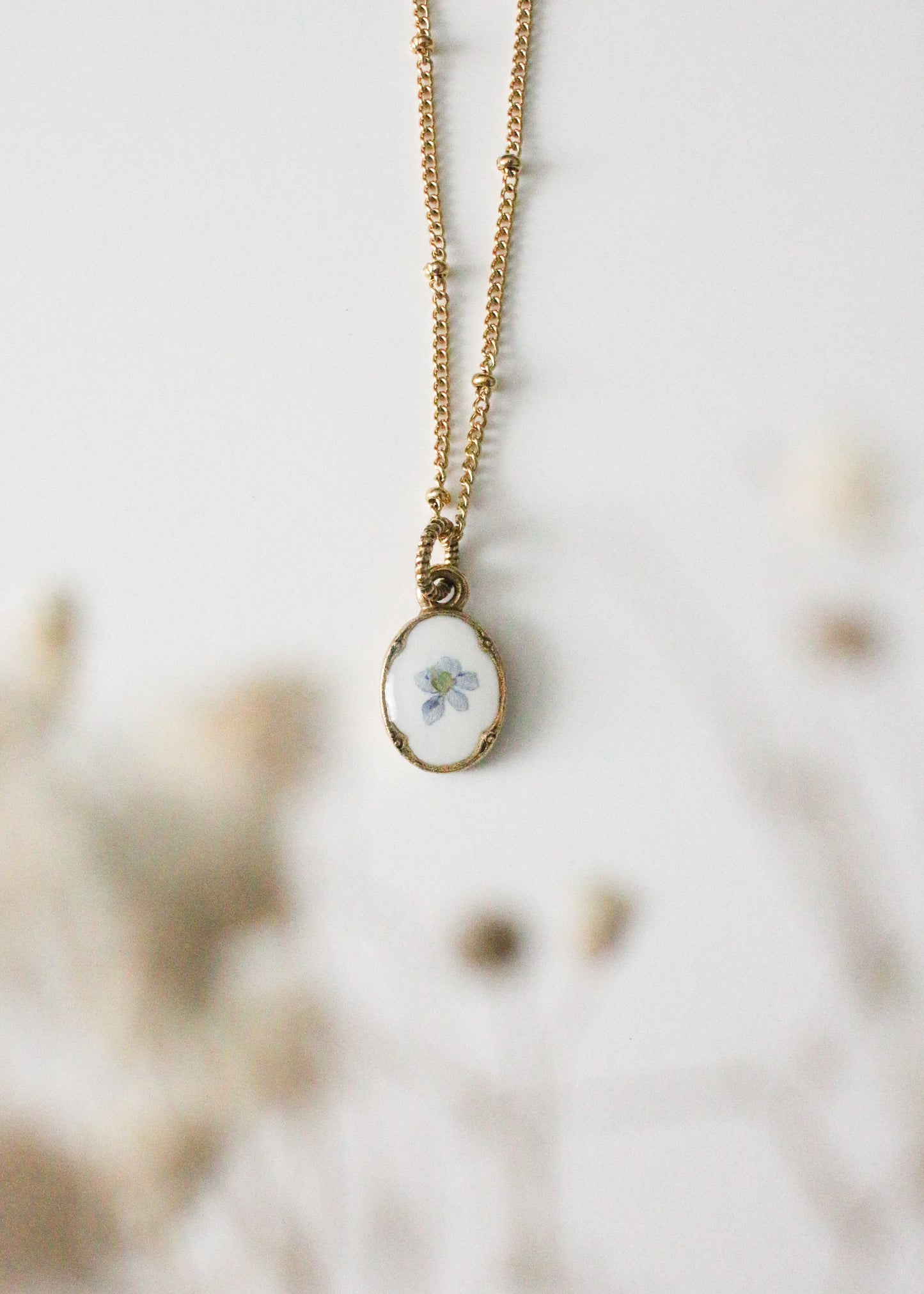 Emma Heirloom Necklace (oval)