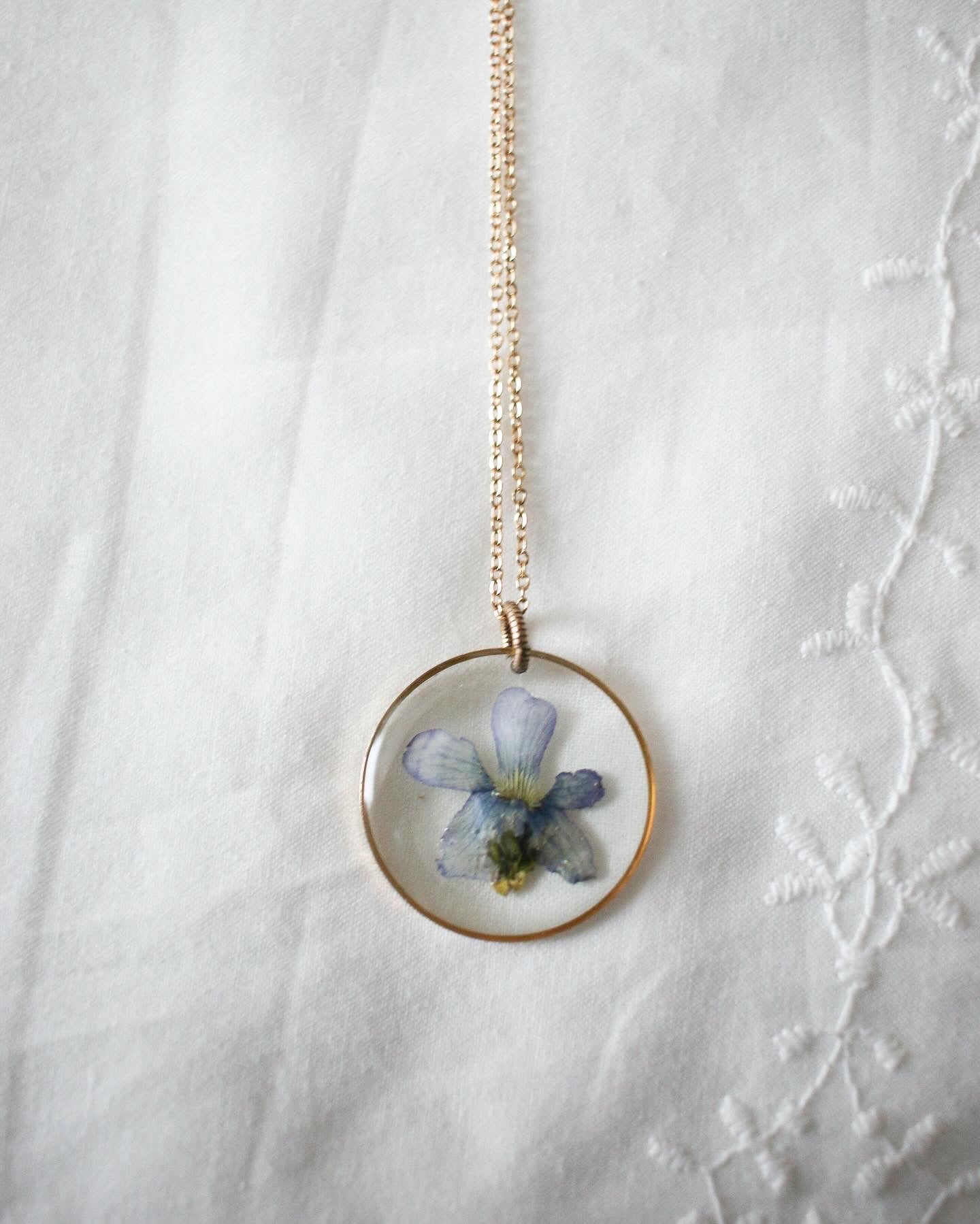 Pemberley Garden Necklace (Violet Flower)