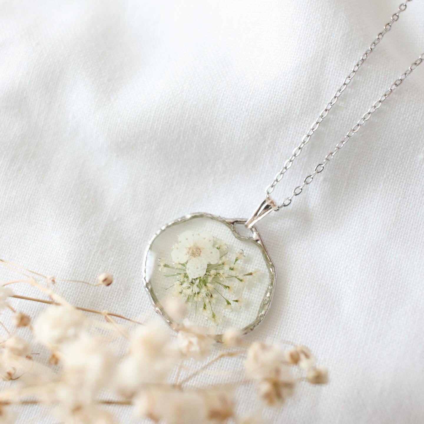 The Trouvaille White Narcissus Necklace in Silver