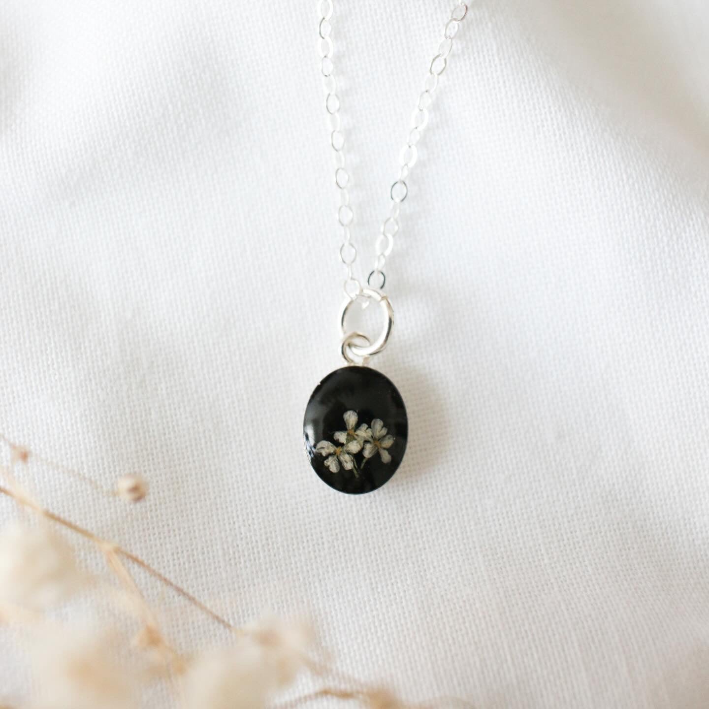 Silver Fleurs Oval Necklace